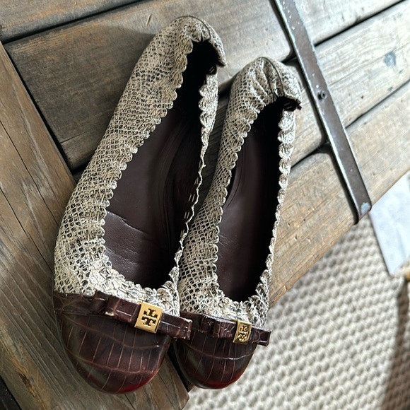 Two tone Tory Burch ballet flats - Picture 1 of 3